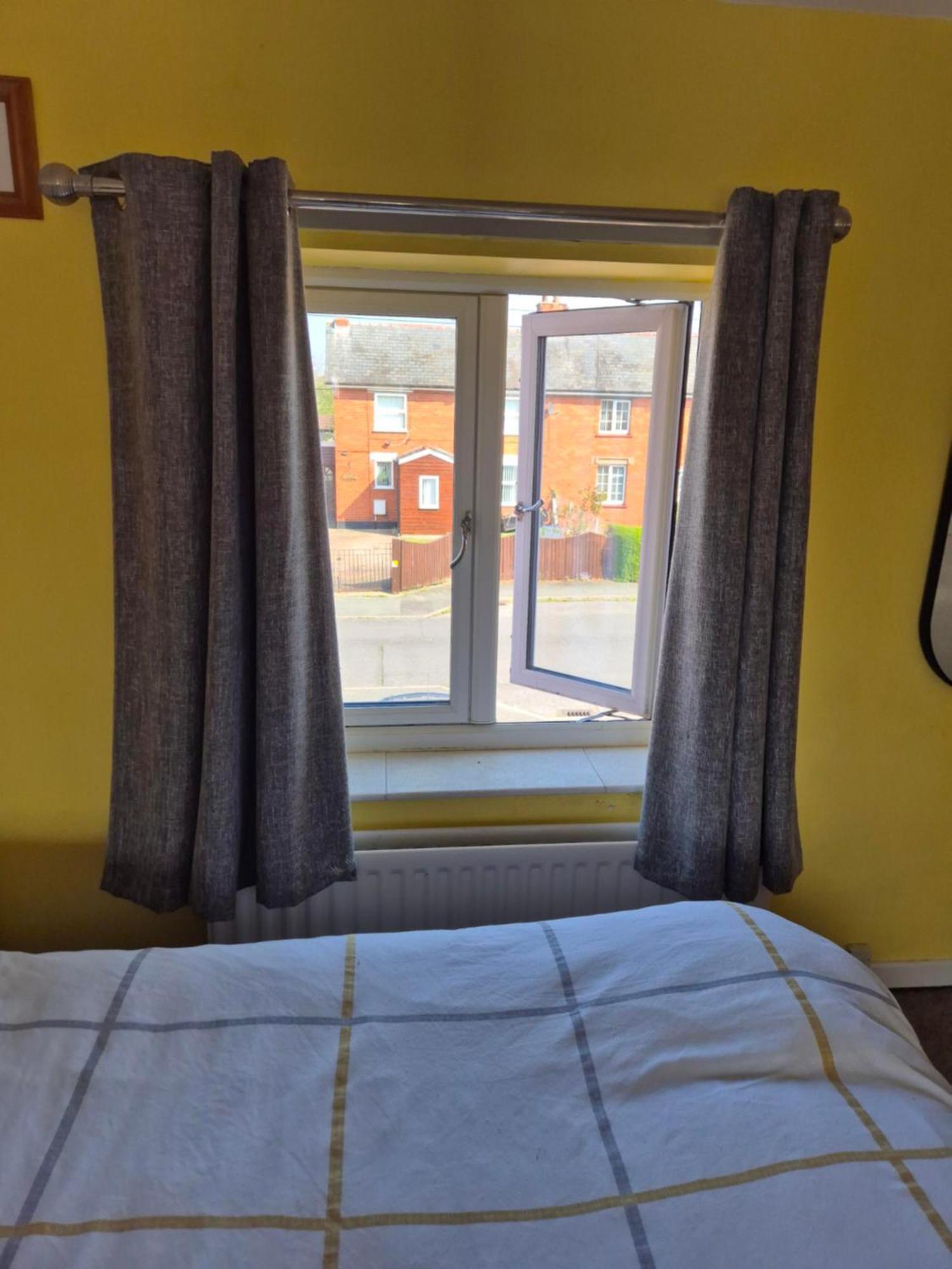 Accomadation Wrexham Eksteriør bilde