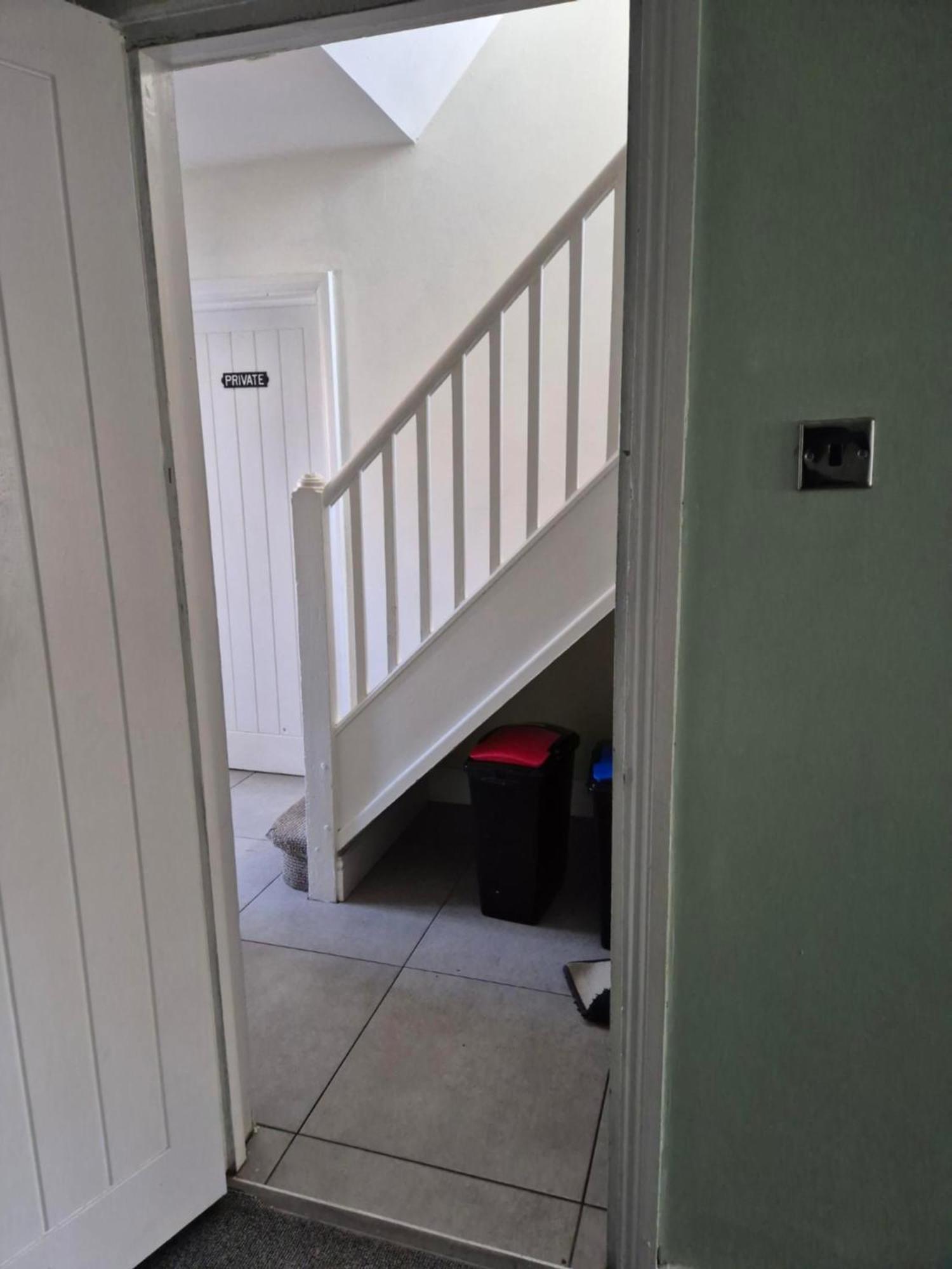 Accomadation Wrexham Eksteriør bilde