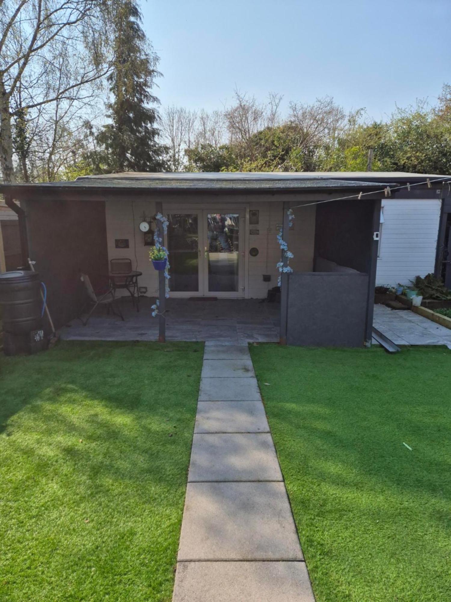 Accomadation Wrexham Eksteriør bilde