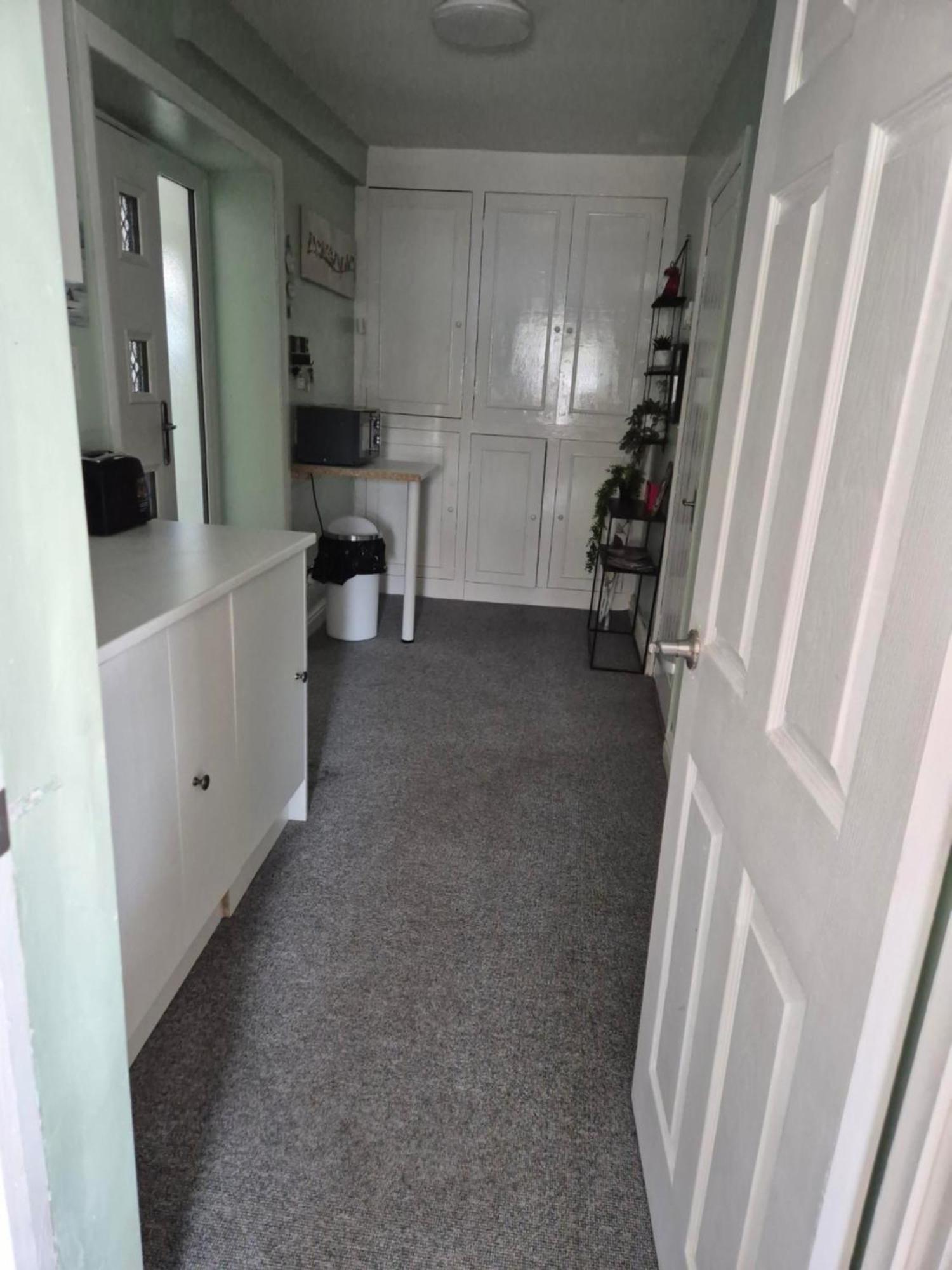 Accomadation Wrexham Eksteriør bilde