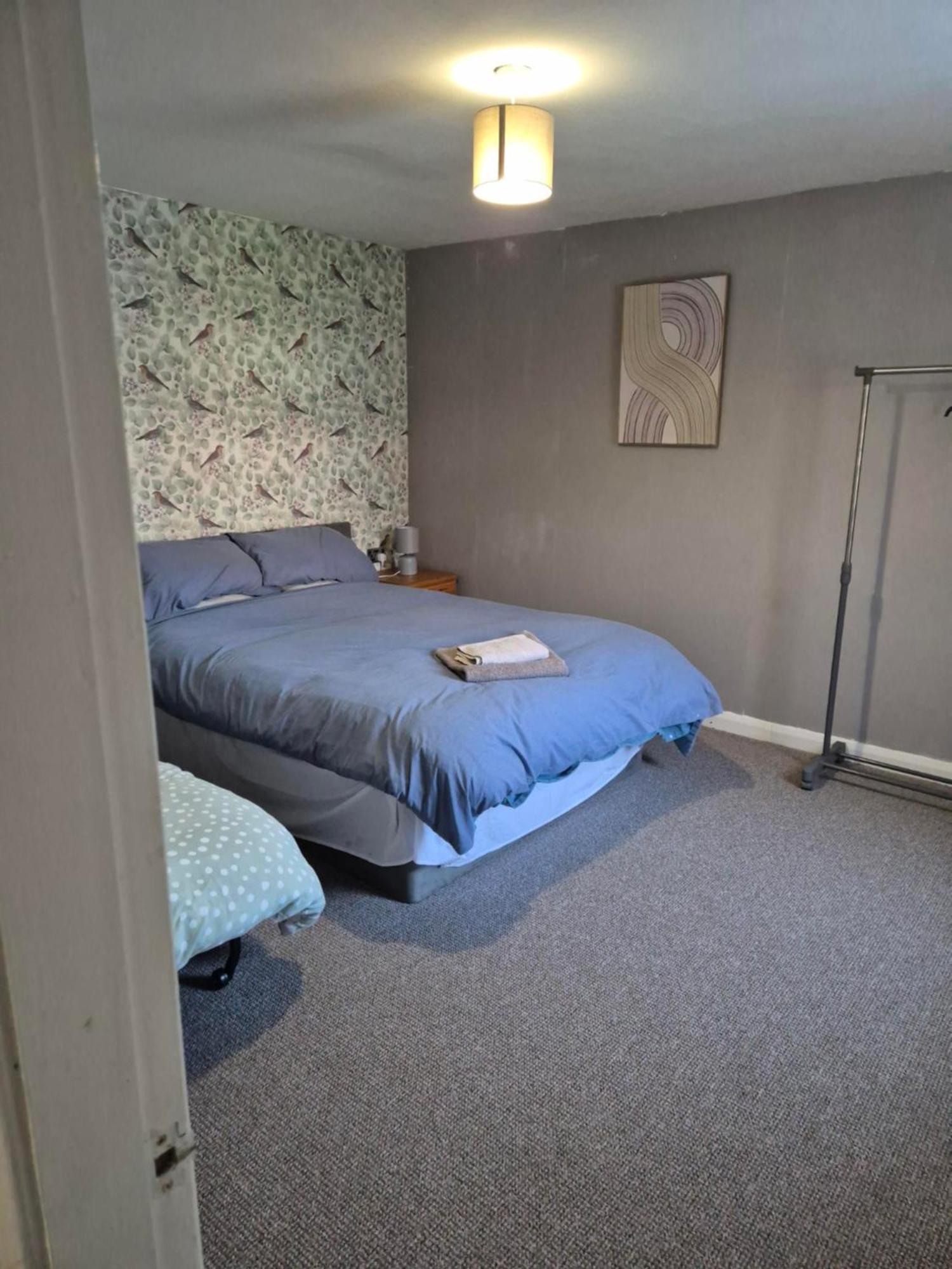 Accomadation Wrexham Eksteriør bilde