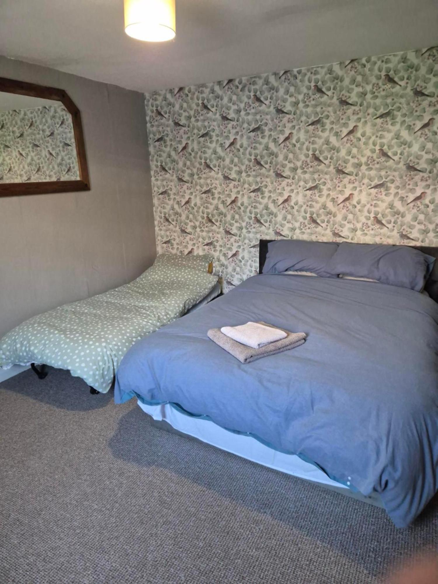 Accomadation Wrexham Eksteriør bilde
