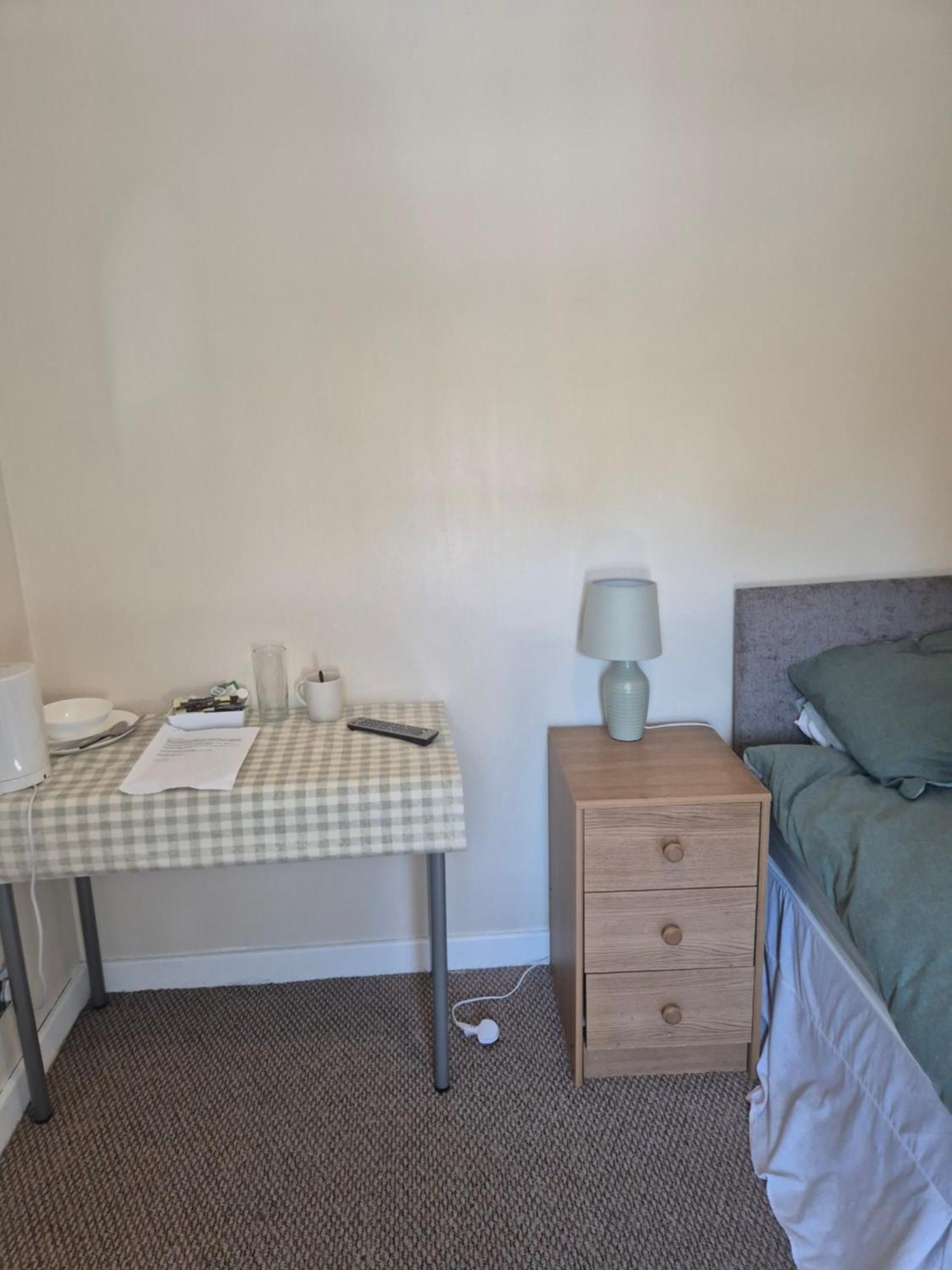 Accomadation Wrexham Eksteriør bilde